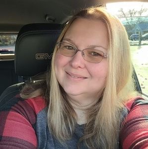 Meet your Posher, Debbie